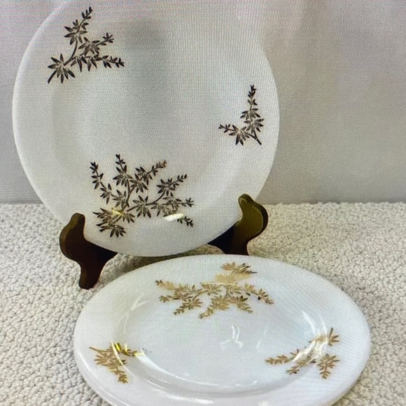 Other - Federal Glass Milk Glass Golden Glory Dinner Plates 9" Lot of 3 White Gold VTG